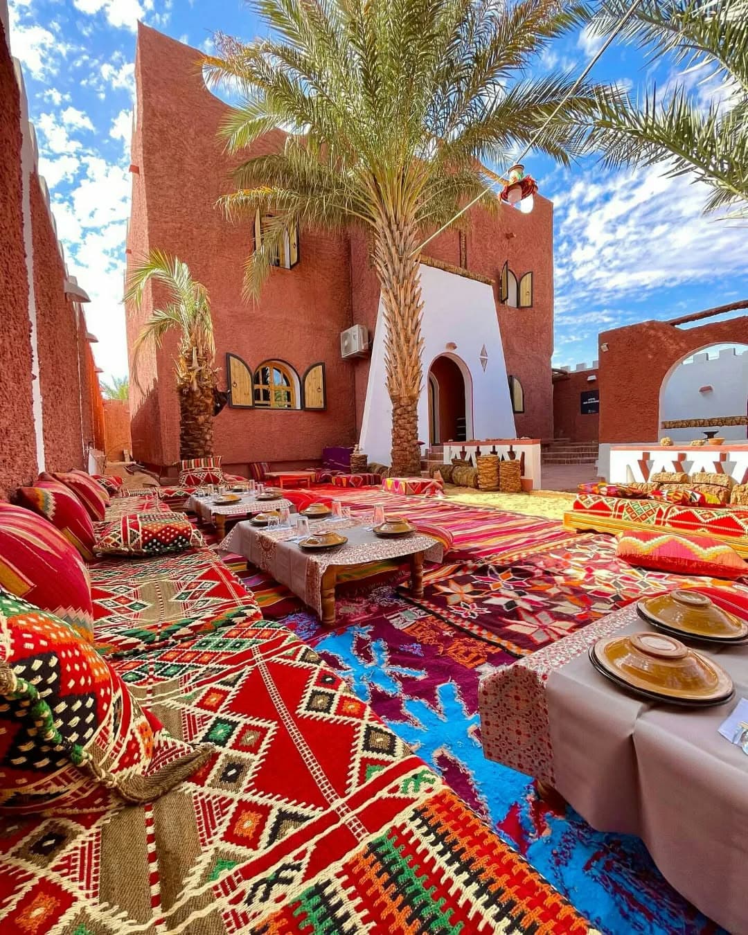 21 Things That Are Normal at Home but Rude (or Illegal) in Algeria