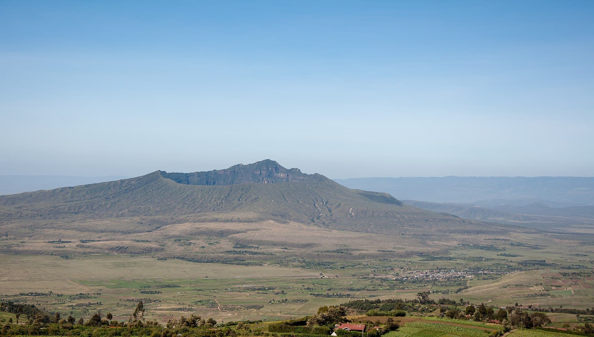 Mount Longonot Hike: Nairobi Day Trip Guide to Kenya's Volcano
